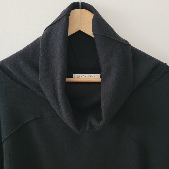 "We the Free" by Free People Cropped Wide-Turtleneck Black Fleecy Sweater-XS - Picture 3 of 7
